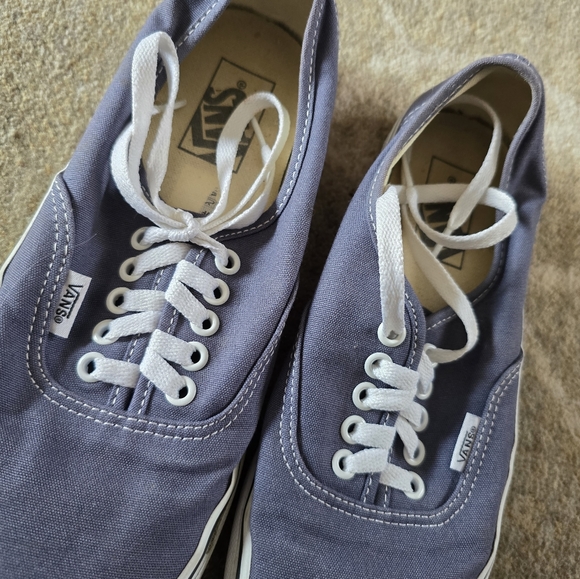 Vans - Picture 2 of 5